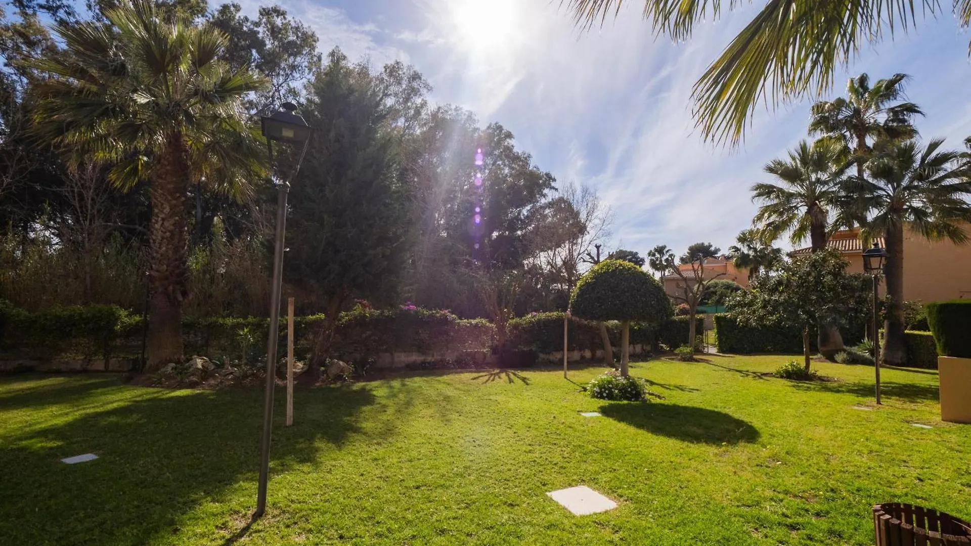 Cubo'S Cabopino Beach Marbella Apartment 0*,  스페인