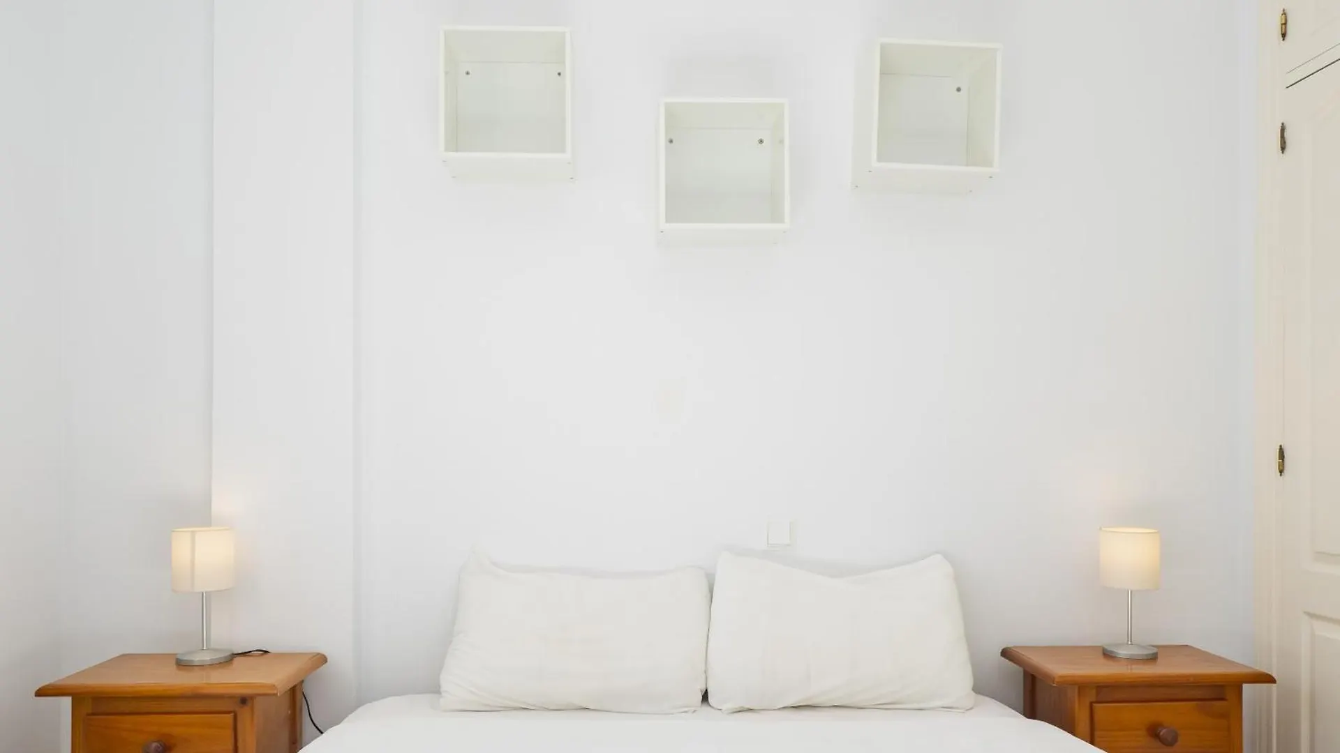 Cubo'S Cabopino Beach Marbella Apartment