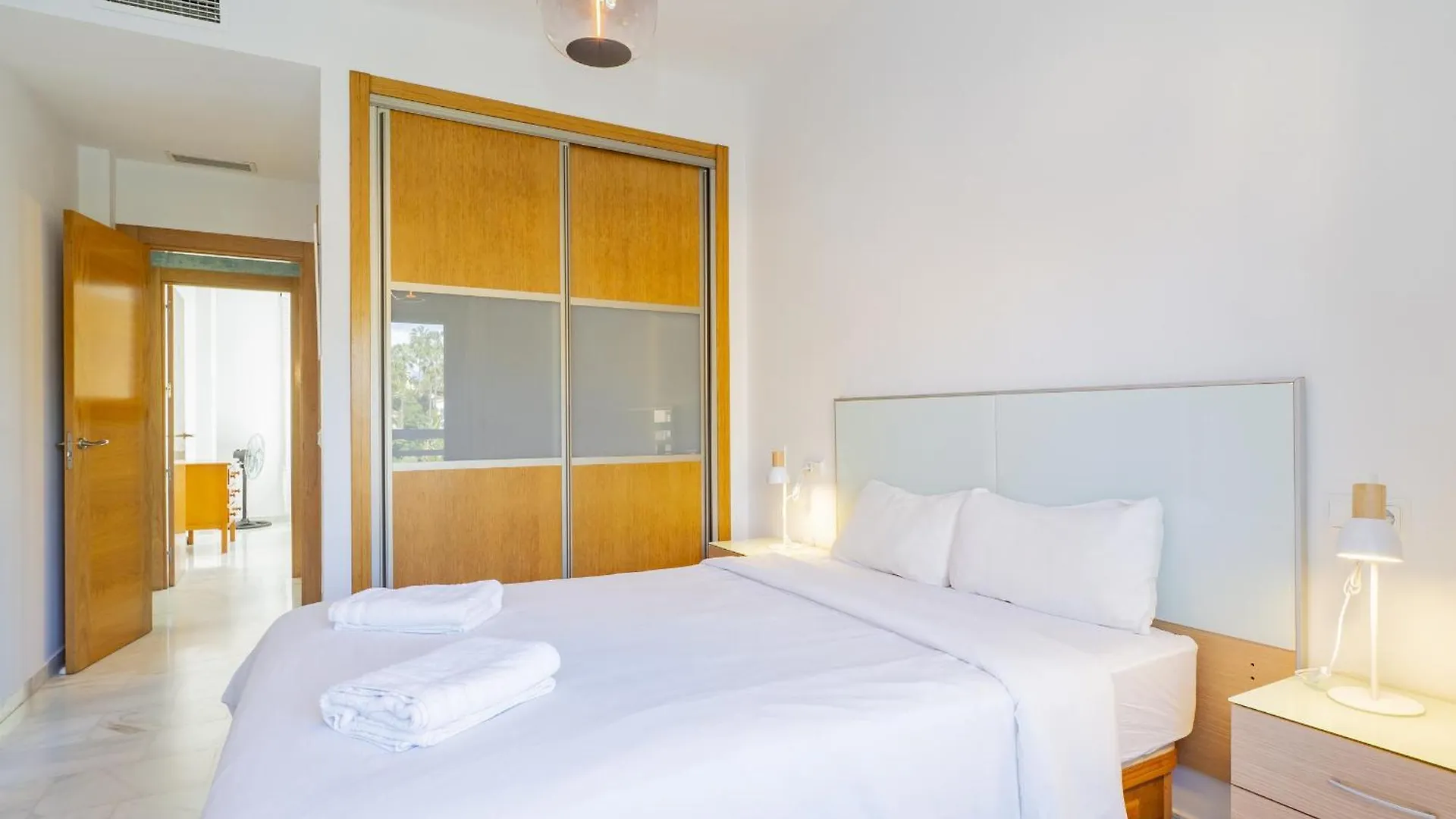 Cubo'S Cabopino Beach Marbella Apartment