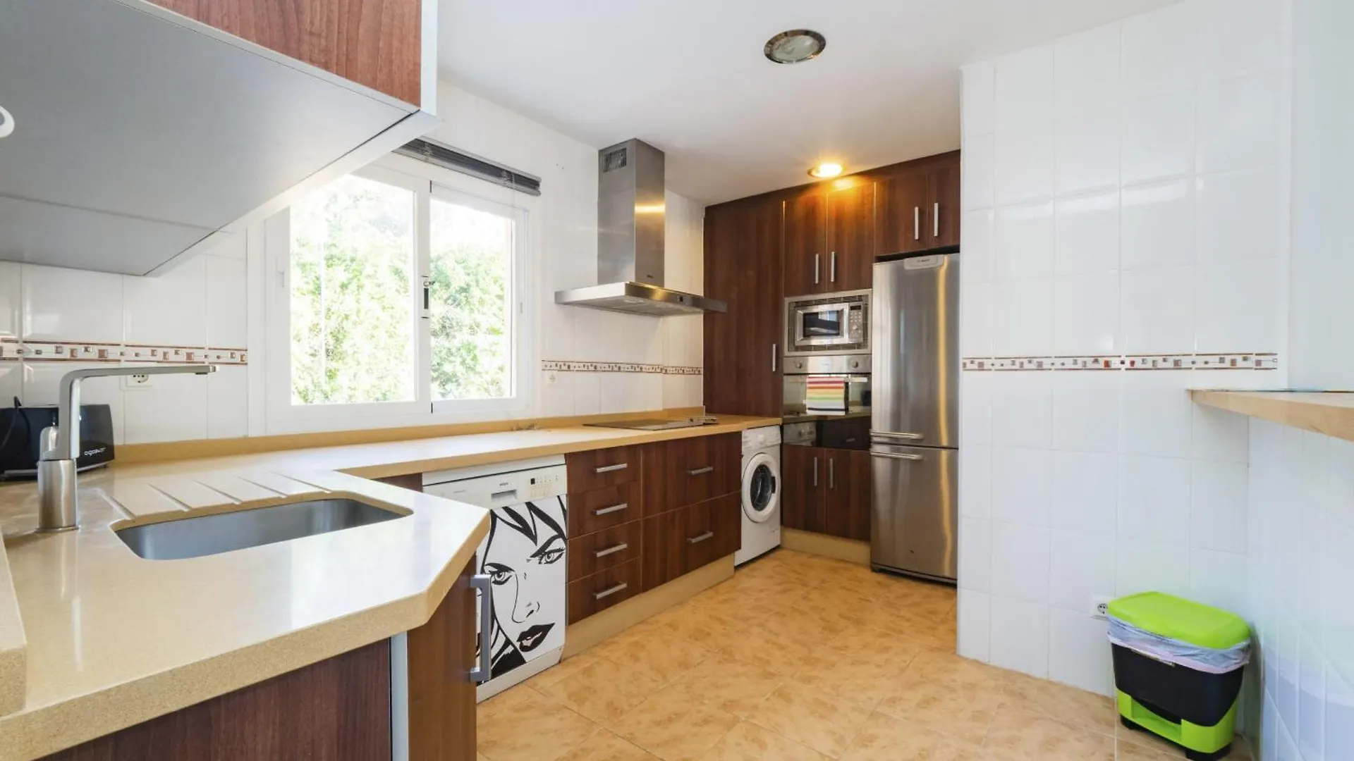 Cubo'S Cabopino Beach Marbella Apartment