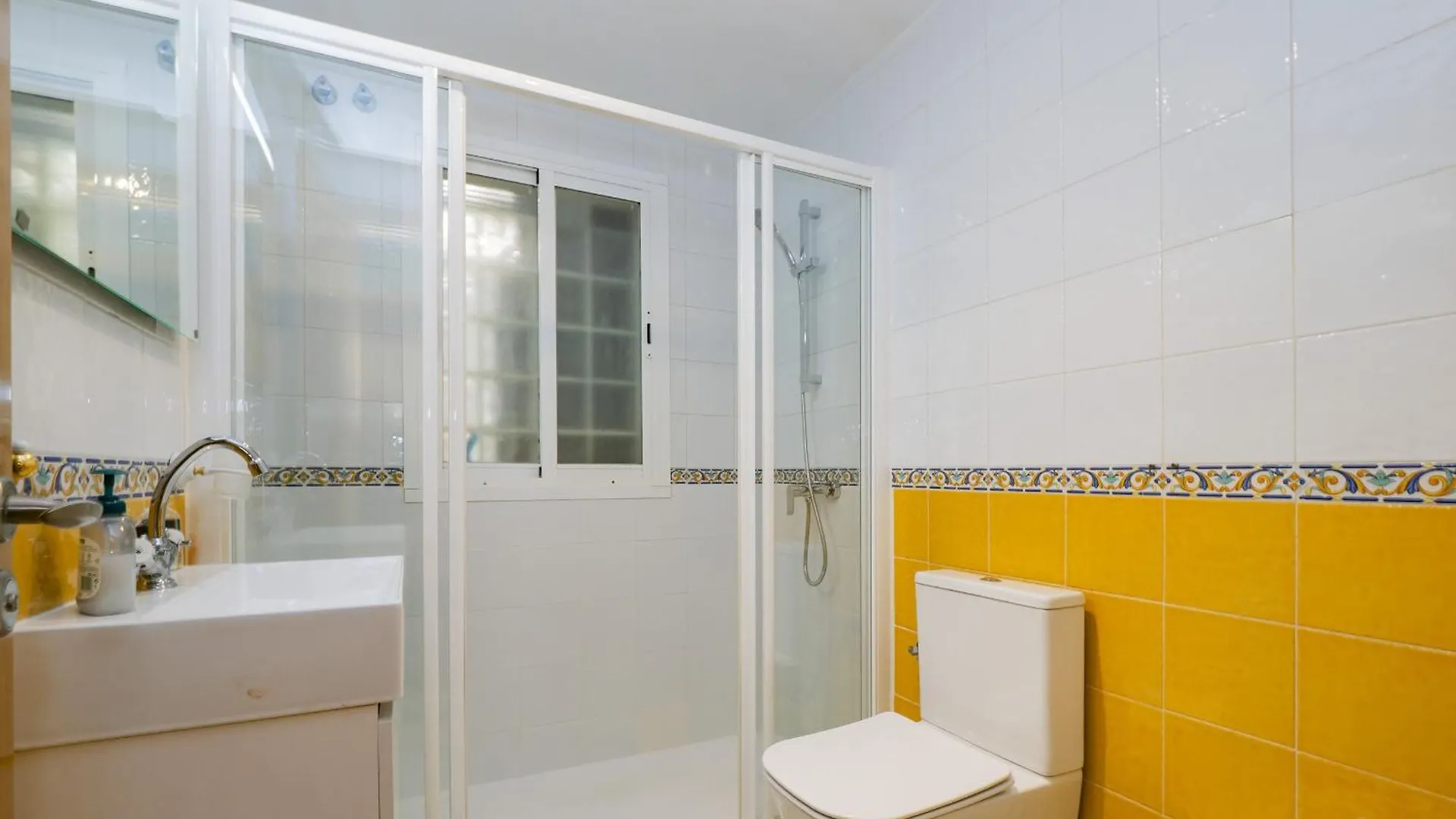 Cubo'S Cabopino Beach Marbella Apartment Spanien